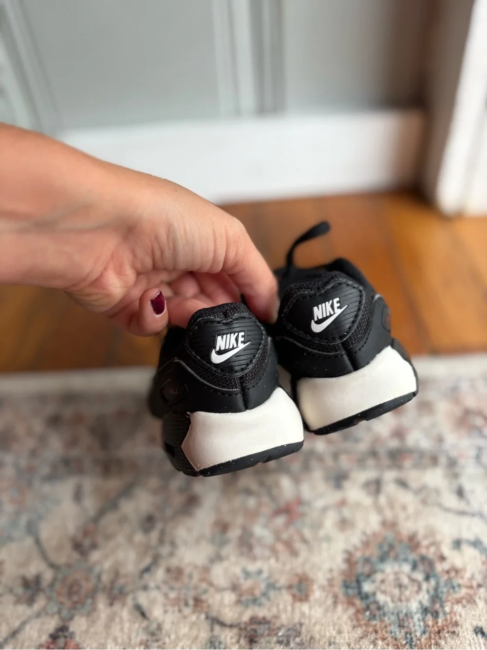 6C Nike Toddler Black & Maroon Air Max Lace Up Sneakers